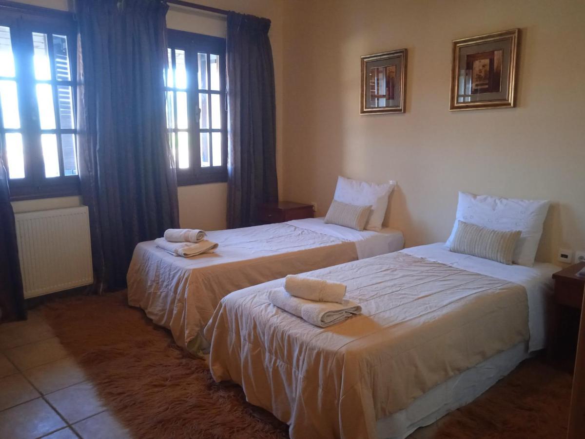 Thiamis Guesthouse Doliana Eksteriør billede