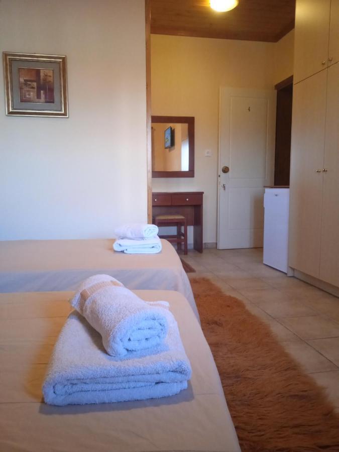 Thiamis Guesthouse Doliana Eksteriør billede