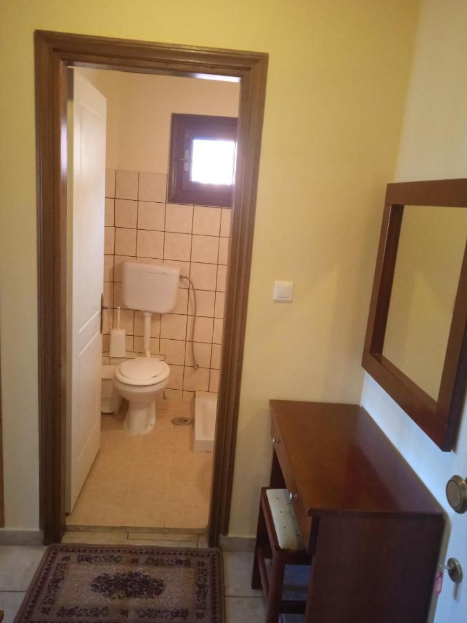 Thiamis Guesthouse Doliana Eksteriør billede