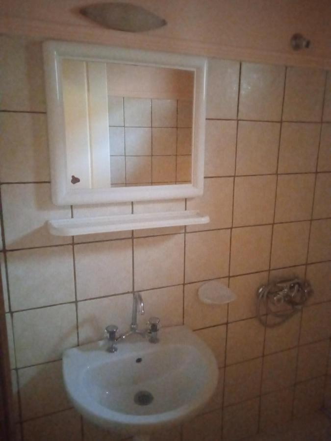 Thiamis Guesthouse Doliana Eksteriør billede
