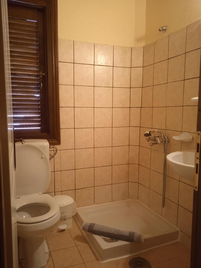 Thiamis Guesthouse Doliana Eksteriør billede
