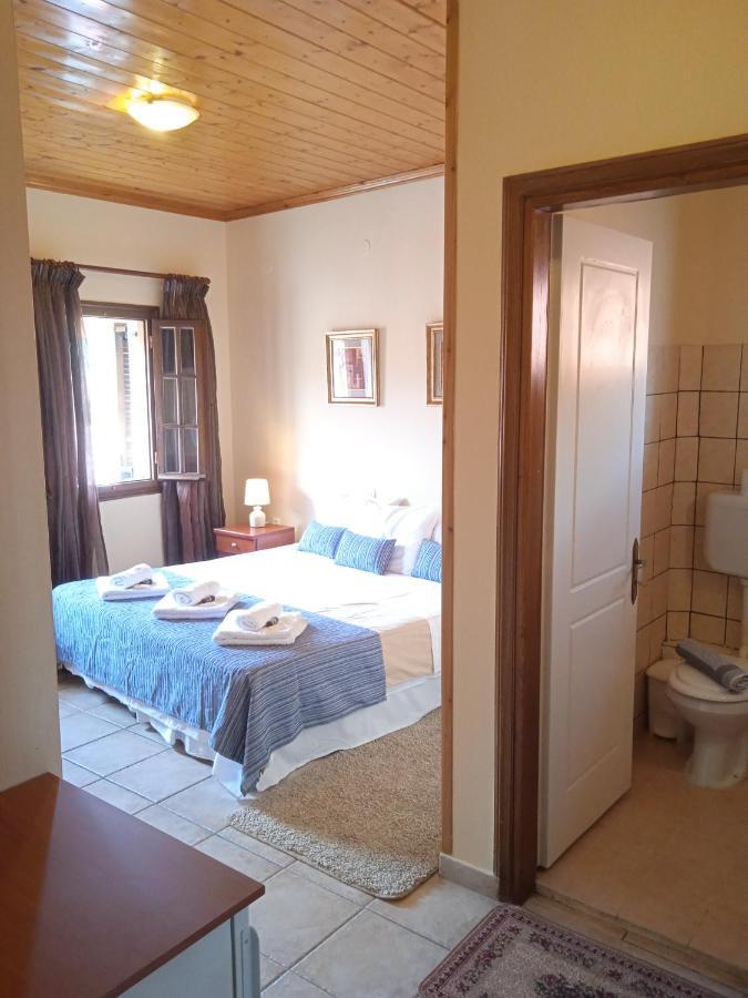 Thiamis Guesthouse Doliana Eksteriør billede