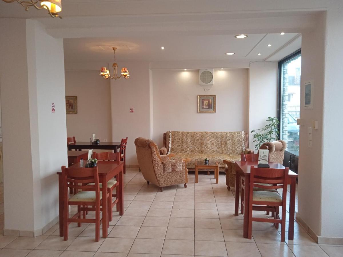 Thiamis Guesthouse Doliana Eksteriør billede