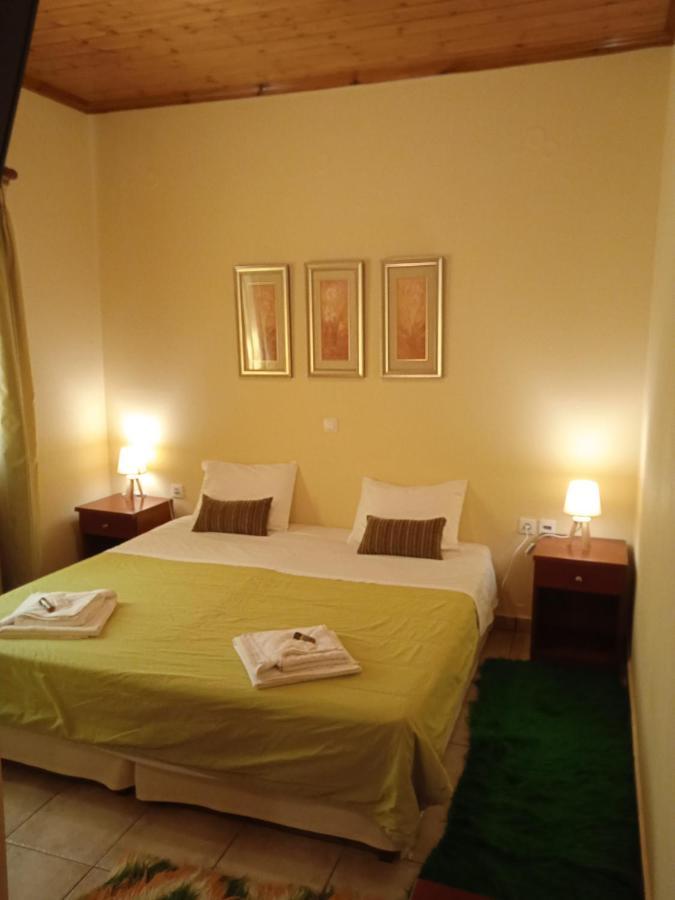 Thiamis Guesthouse Doliana Eksteriør billede