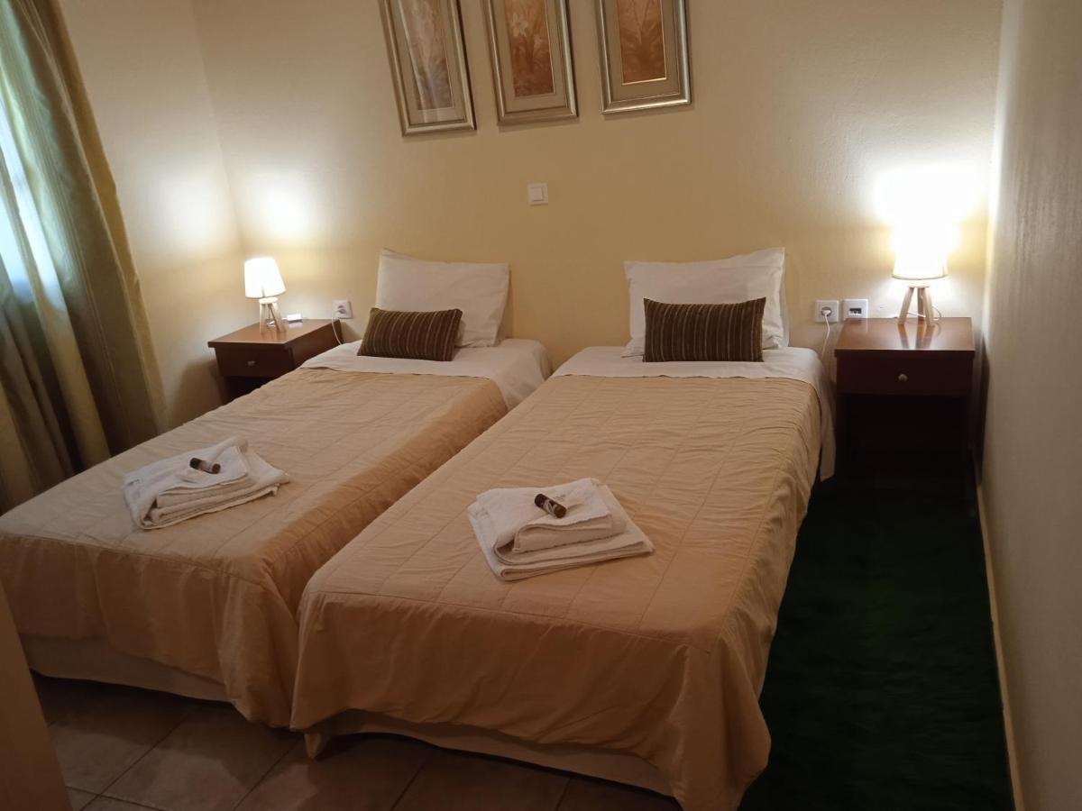 Thiamis Guesthouse Doliana Eksteriør billede