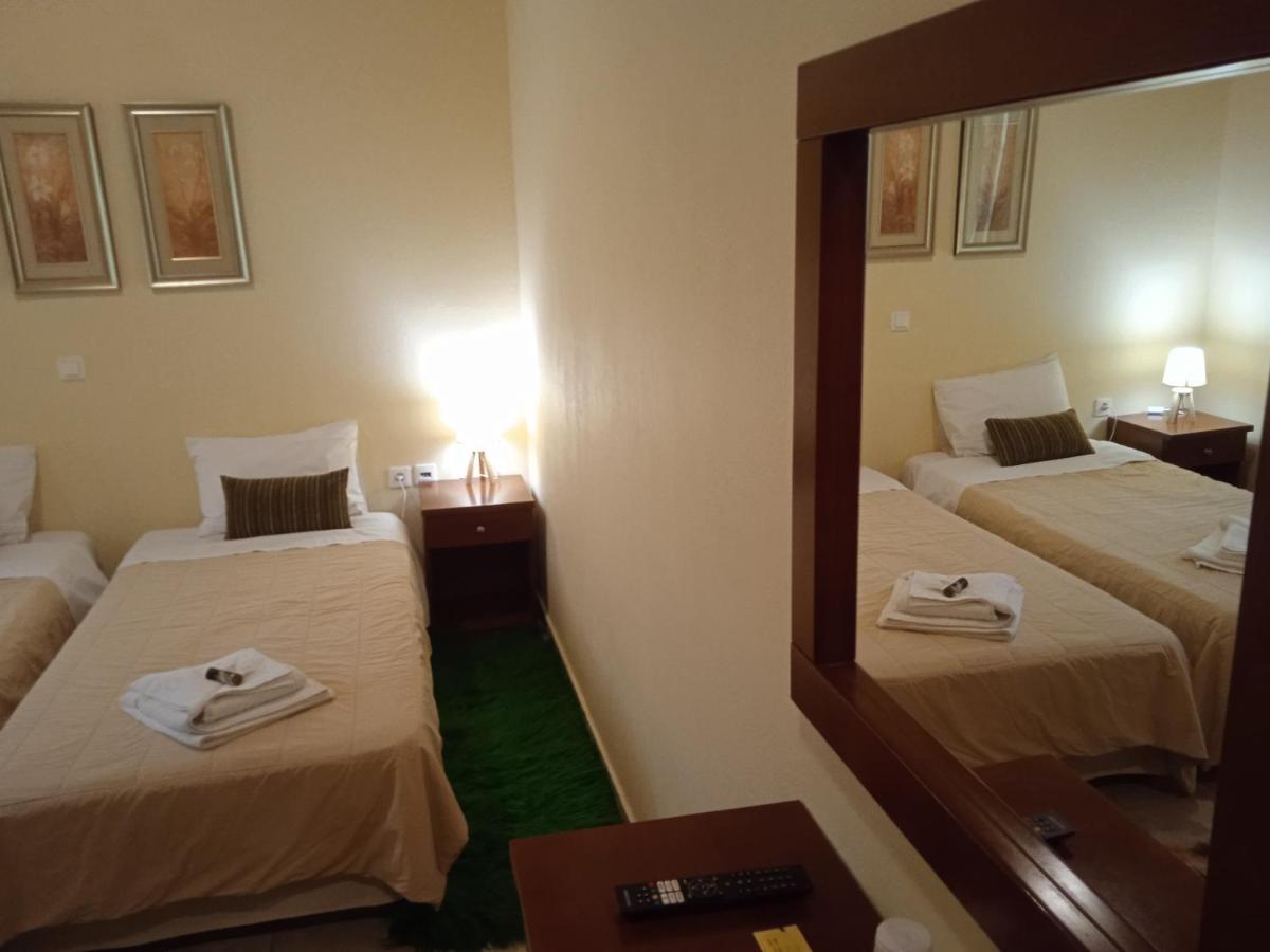 Thiamis Guesthouse Doliana Eksteriør billede