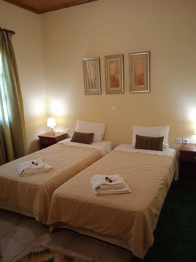 Thiamis Guesthouse Doliana Eksteriør billede