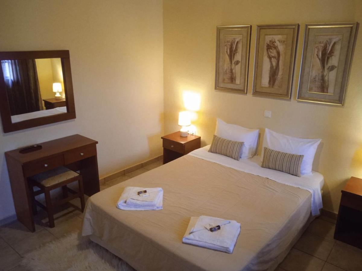 Thiamis Guesthouse Doliana Eksteriør billede
