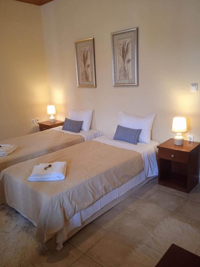 Thiamis Guesthouse Doliana Eksteriør billede